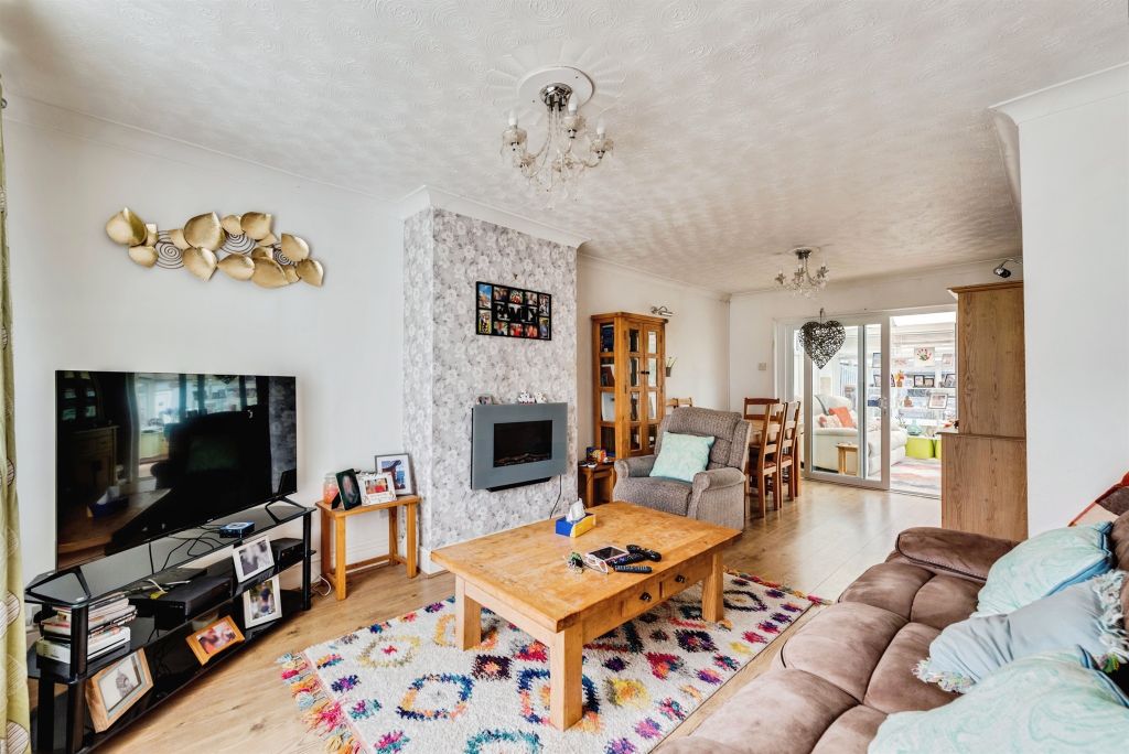 Additional image 5 of 3 bed end terrace house for saleThames Avenue, Swindon SN25