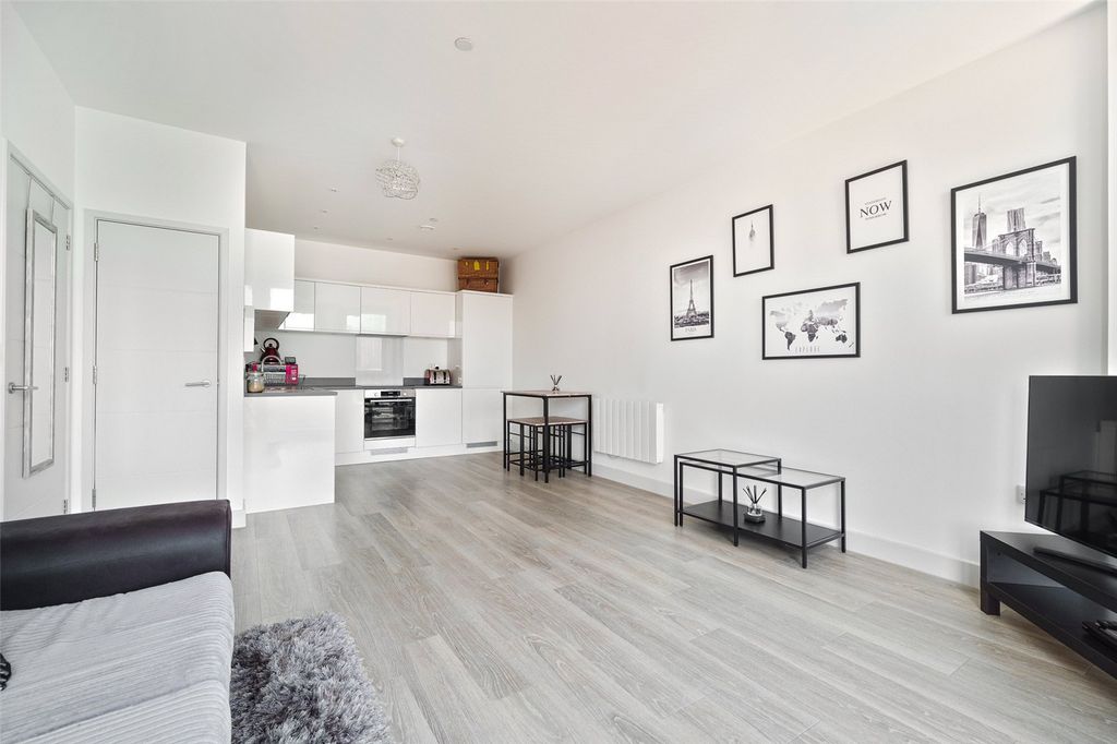 1 bed flat for saleThe Ring, Bracknell, Berkshire RG12 photo 5