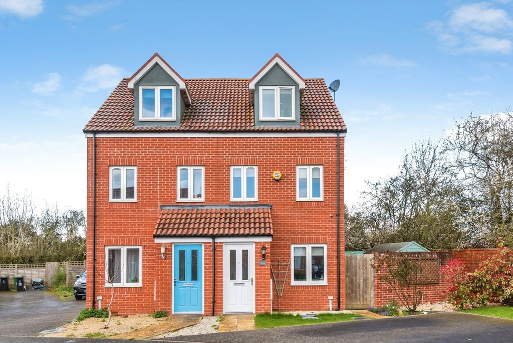 3 bed semi-detached house for saleBrickworth Place, Swindon, Wiltshire SN3