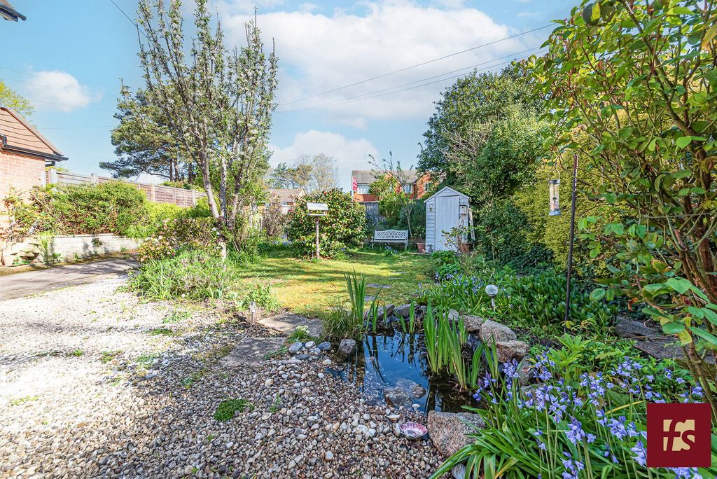 Additional image 2 of 3 bed semi-detached bungalow for saleNapier Road, Crowthorne, Berkshire RG45