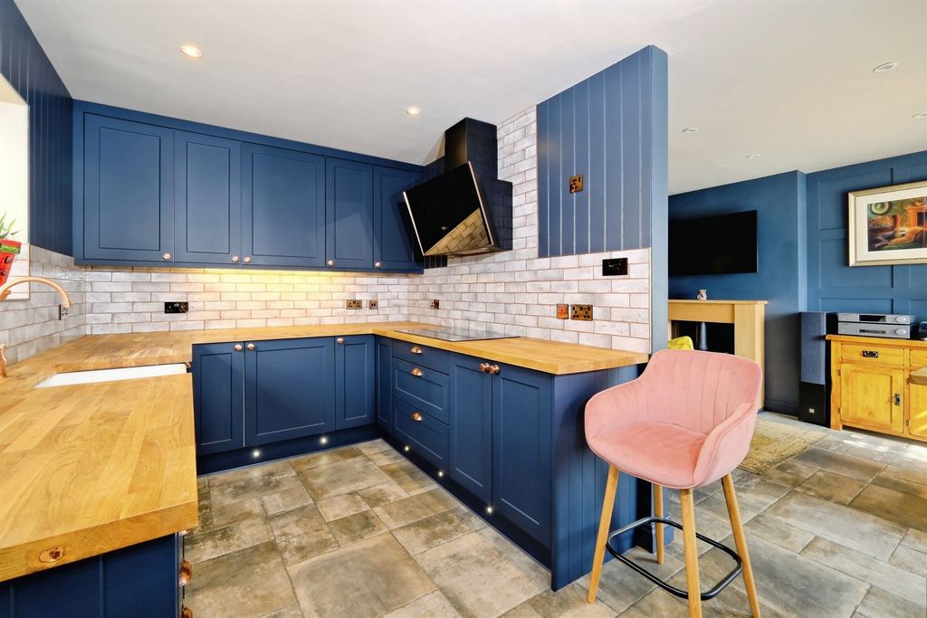 Additional image 2 of 3 bed detached bungalow for saleBroadfield Road, Gomeldon, Salisbury SP4