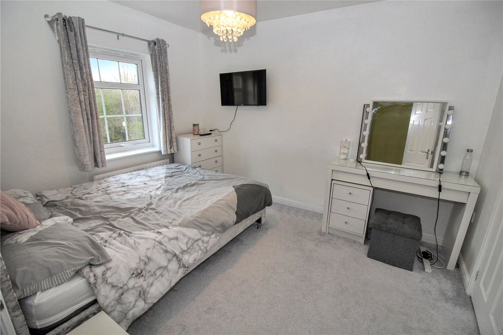 Additional image 11 of 4 bed semi-detached house for saleCharmind Walk, Winterbourne Road, Swindon, Wiltshire SN25