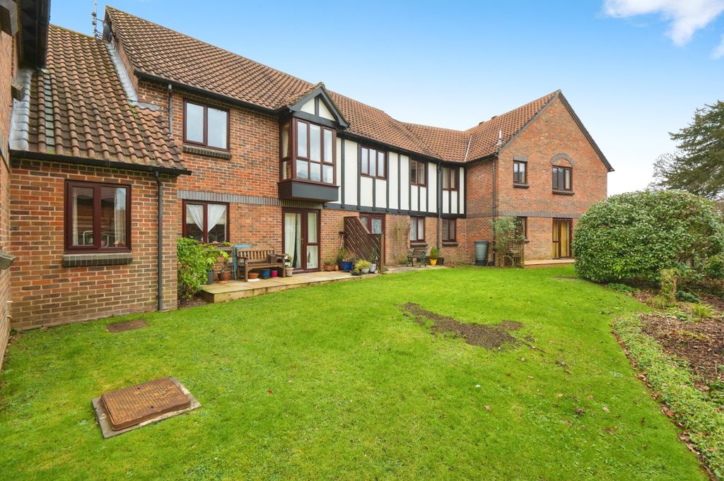 Additional image 10 of 1 bed flat for saleKingsmead, Lower Common Road, West Wellow, Romsey SO51