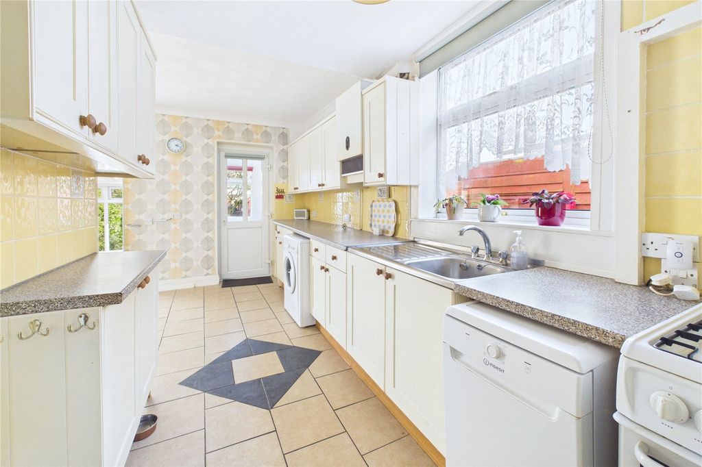 Additional image 5 of 3 bed semi-detached house for saleCricklade Road, Upper Stratton, Swindon SN2