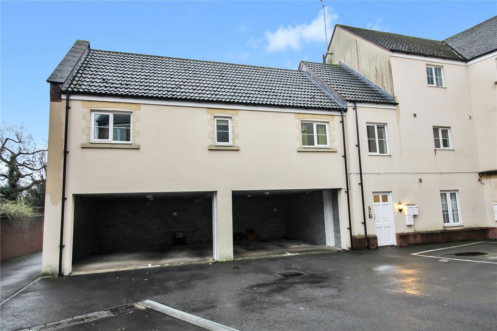 2 bed flat for saleJagoda Court, Haydon End, Swindon, Wiltshire SN25