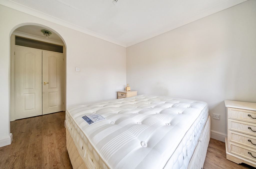 Additional image 13 of 3 bed end terrace house for saleStevenson Drive, Binfield, Bracknell RG42