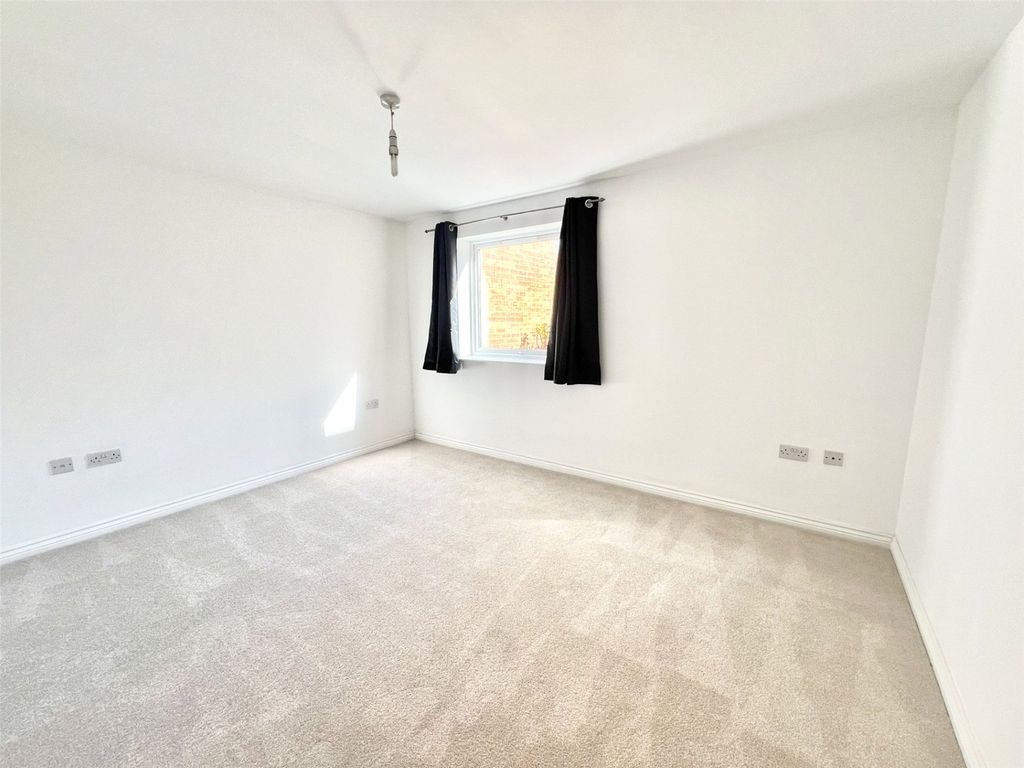 Additional image 8 of 2 bed flat for saleChain Court, Old Town, Swindon SN1