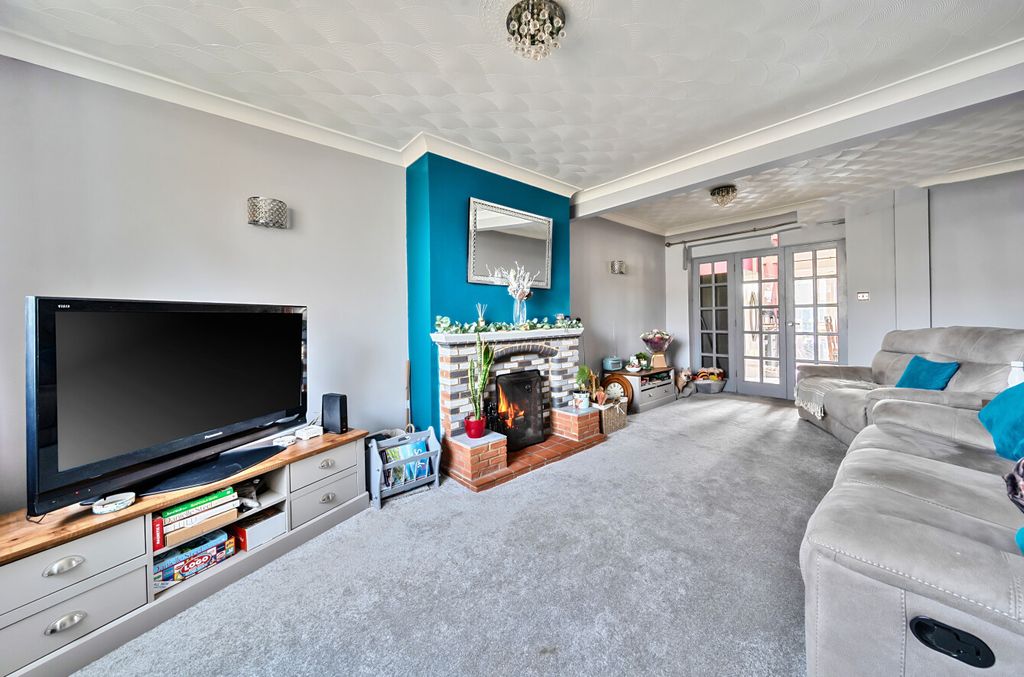 Additional image 2 of 4 bed semi-detached house for saleFairford Crescent, Swindon SN25