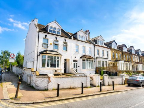 Park Avenue, Wood Green, London N22