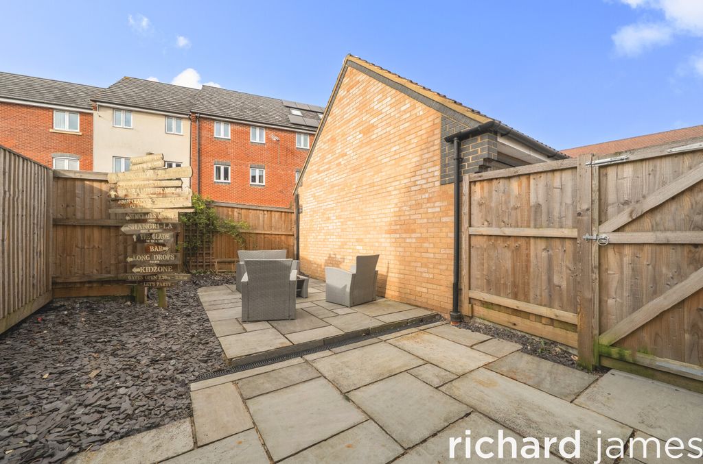 Additional image 14 of 4 bed end terrace house for salePiernik Close, Haydon End, Swindon SN25