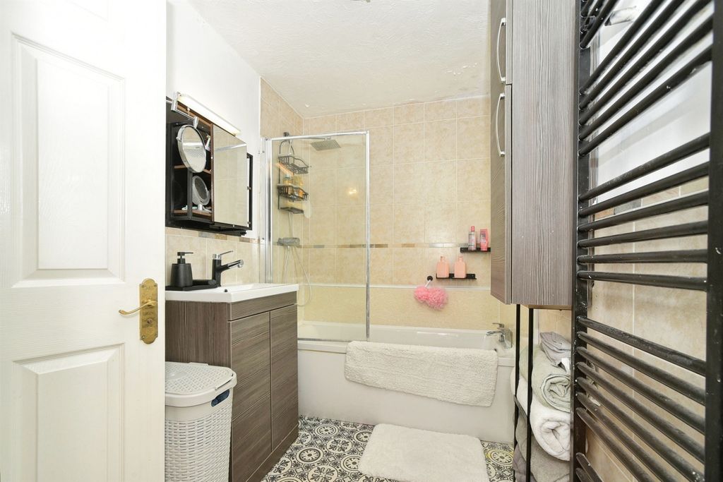 Additional image 13 of 5 bed semi-detached house for saleDownham Mead, Chippenham SN15