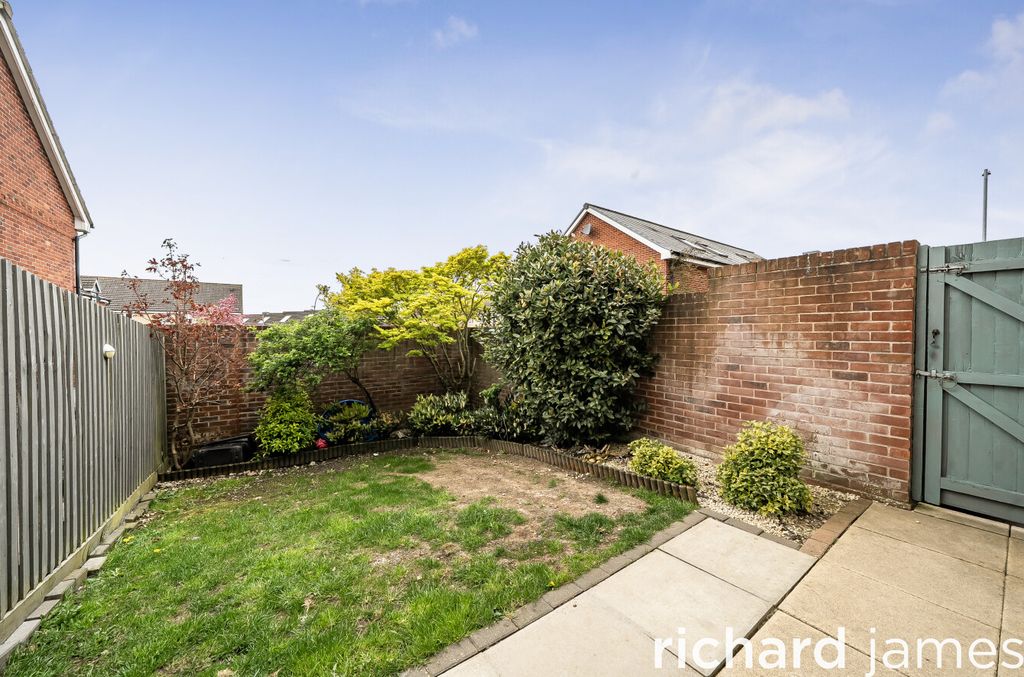Additional image 2 of 3 bed semi-detached house for saleMoredon Road, Moredon, Swindon SN2