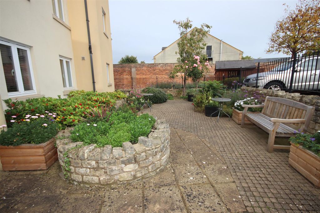 Additional image 10 of 1 bed flat for saleCastle Lodge, Chippenham SN15