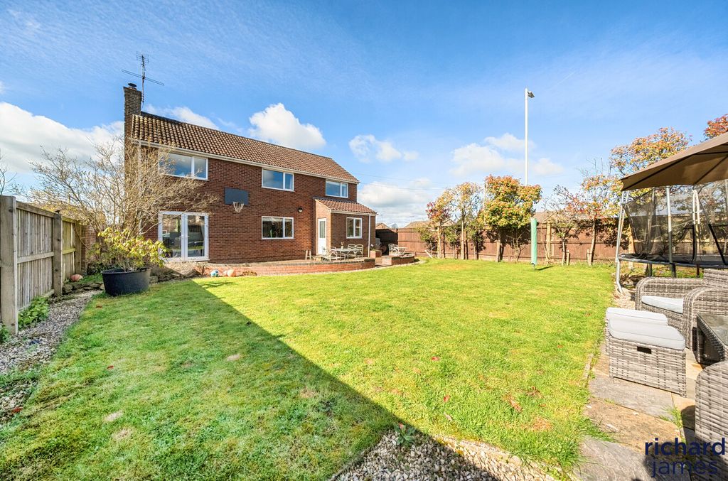 Additional image 20 of 5 bed detached house for saleStoneover Lane, Royal Wootton Bassett SN4