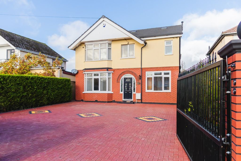 4 bed detached house for saleOxford Road, Swindon SN3