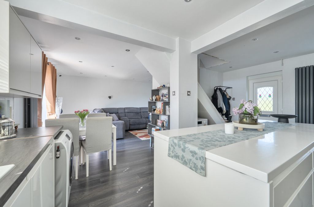 Additional image 6 of 3 bed terraced house for saleKingsway Close, Park South, Swindon SN3