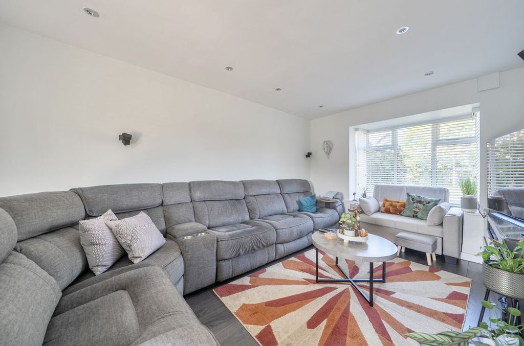 Additional image 5 of 3 bed terraced house for saleKingsway Close, Park South, Swindon SN3