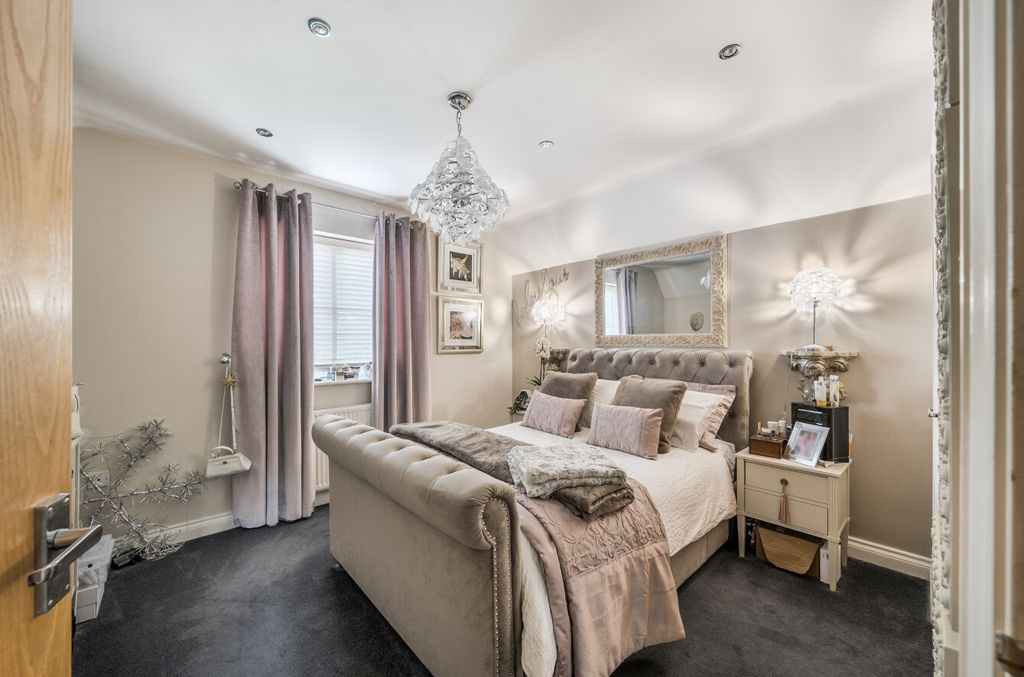 Additional image 14 of 4 bed detached house for saleBroome Manor Lane, Old Town, Swindon SN3