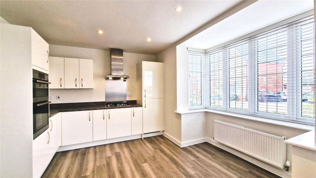 Additional image 3 of 4 bed detached house for saleSt. Georges Park, Binfield, Bracknell, Berkshire RG42