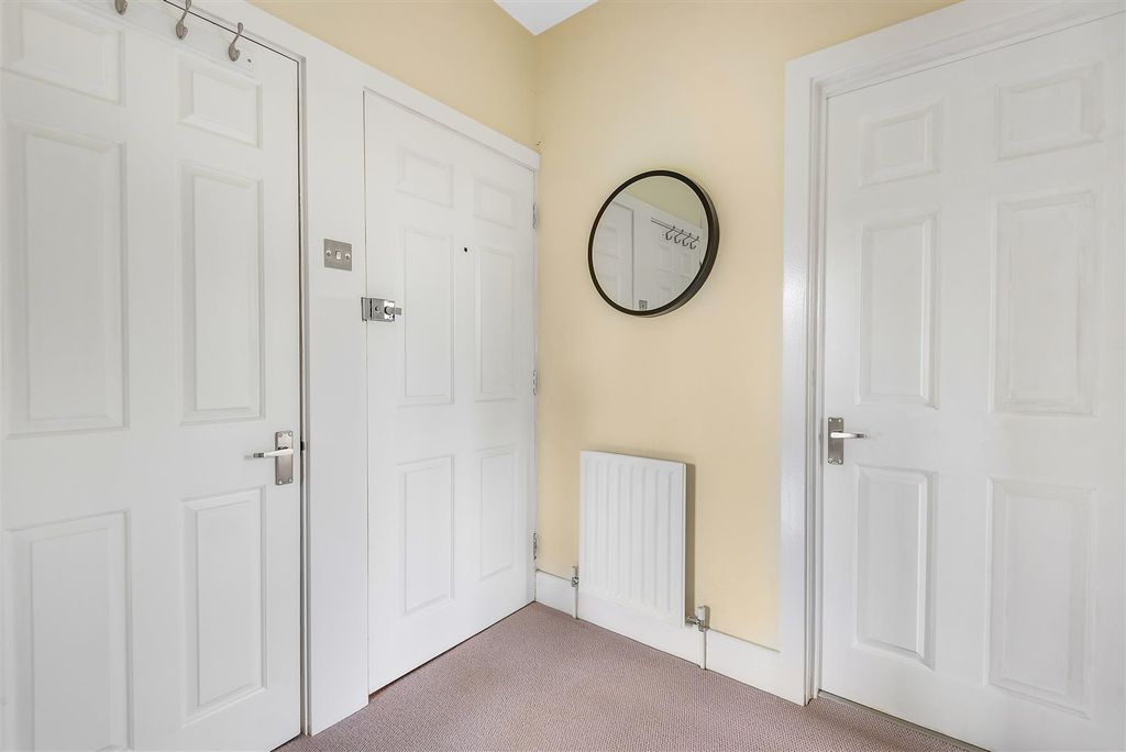 Additional image 11 of 2 bed flat for saleDukes Ride, Crowthorne, Berkshire RG45