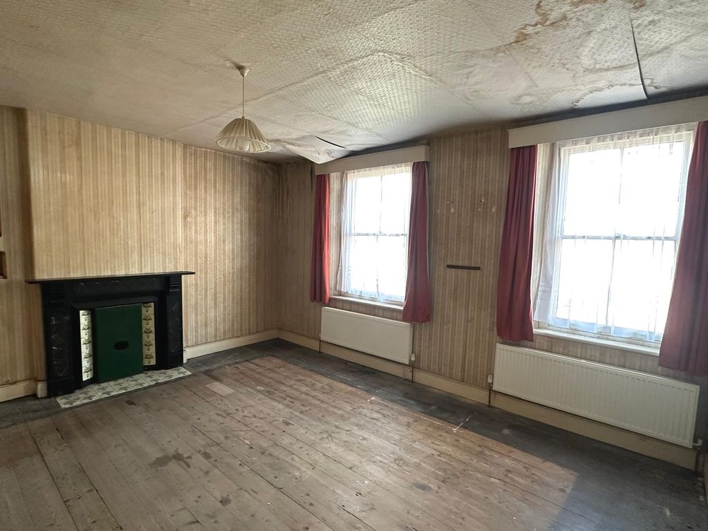 Additional image 2 of 3 bed semi-detached house for saleEastbourne Road, Trowbridge BA14