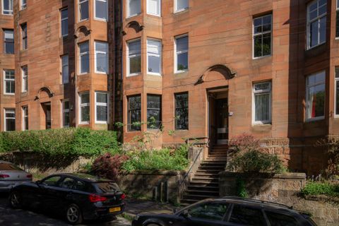 15 Garrioch Quadrant, North Kelvinside G20