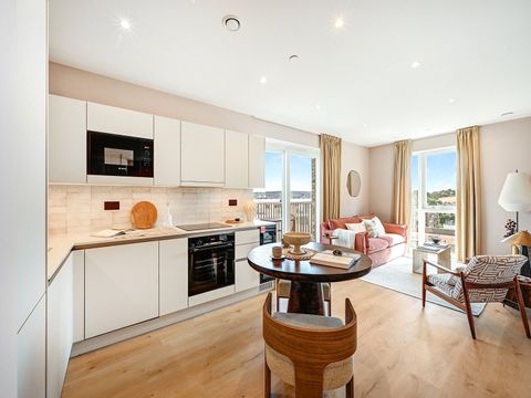 The Draper, 6 Caversham Rd NW9