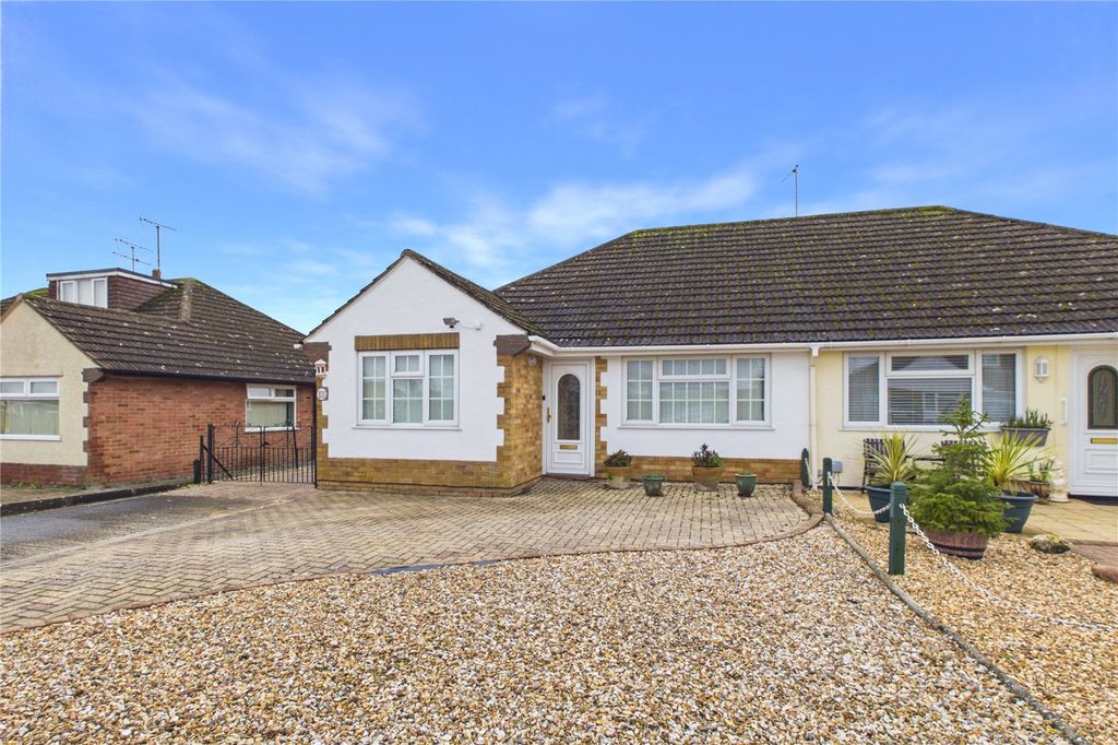 2 bed bungalow for saleWaverley Road, Coleview, Wiltshire SN3