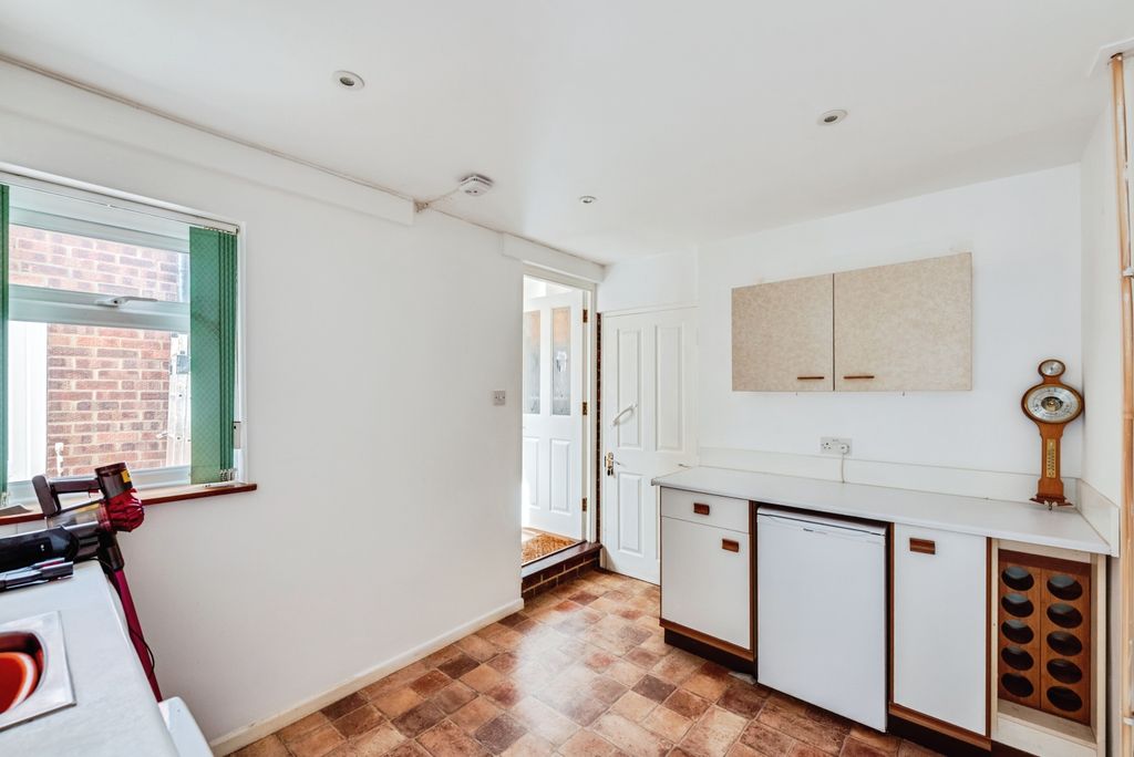 Additional image 9 of 6 bed semi-detached house for saleThames Avenue, Swindon SN25