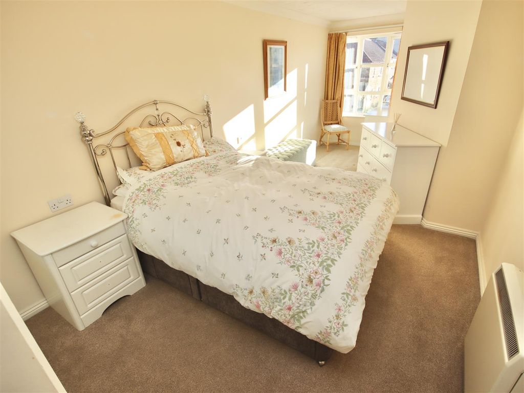 Additional image 5 of 1 bed flat for saleCastle Lodge, Chippenham SN15