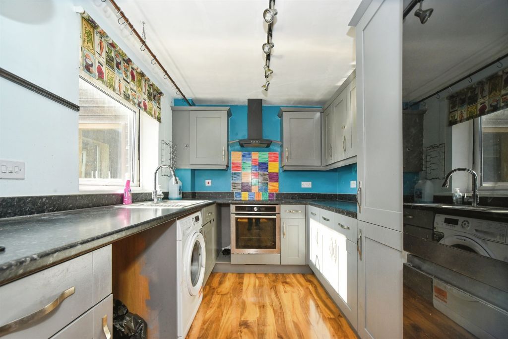 Additional image 3 of 2 bed flat for saleChain Court, Swindon SN1