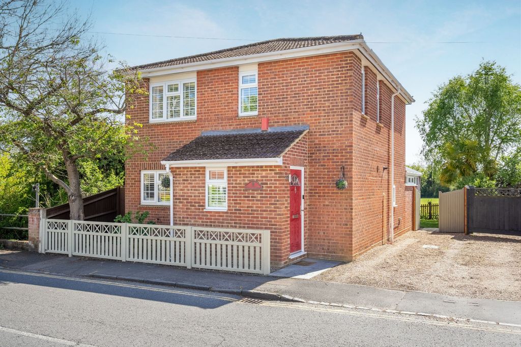 4 bed detached house for saleLovel Road, Winkfield SL4