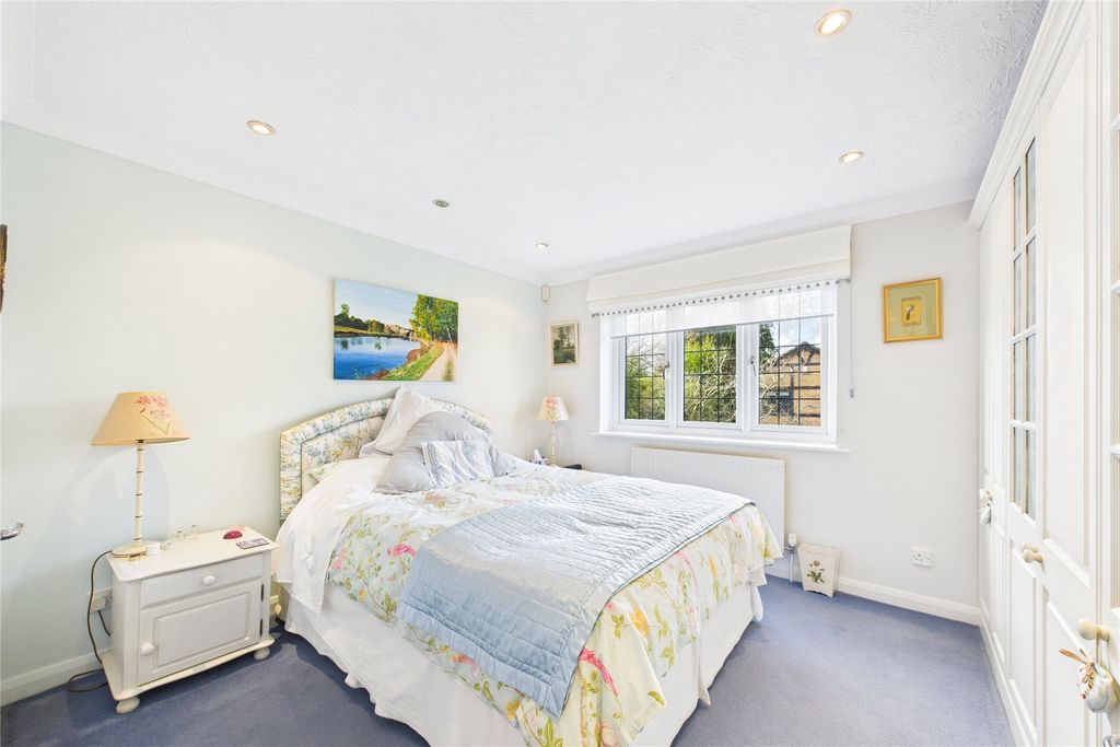 Additional image 8 of 4 bed detached house for saleBlake Close, Crowthorne, Berkshire RG45
