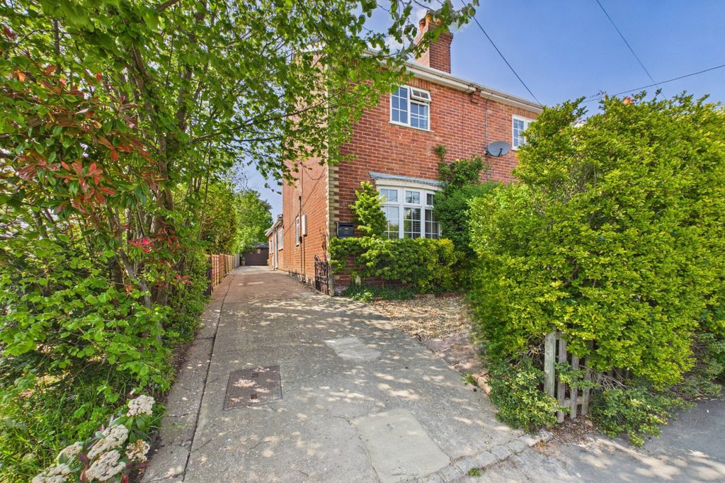2 bed semi-detached house for saleBranksome Hill Road, College Town, Sandhurst, Berkshire GU47