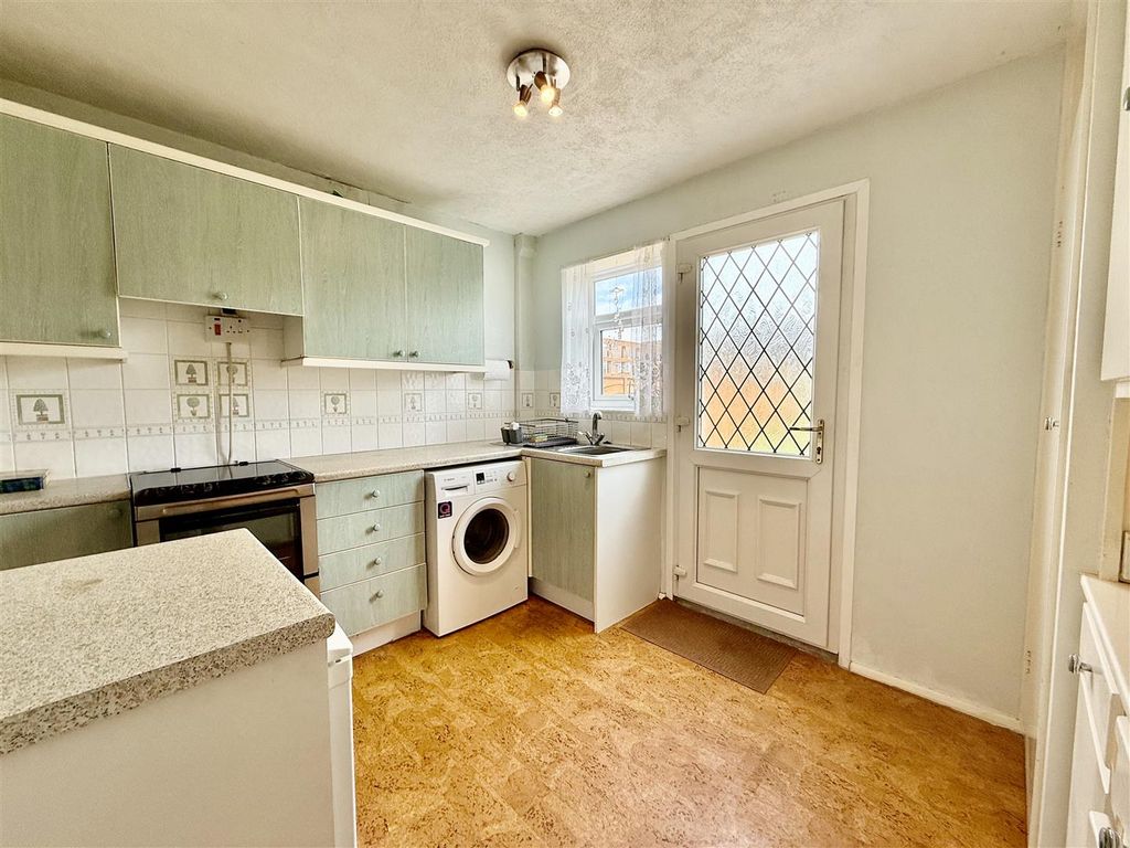 Additional image 2 of 3 bed property for saleGrantley Close, Swindon SN3