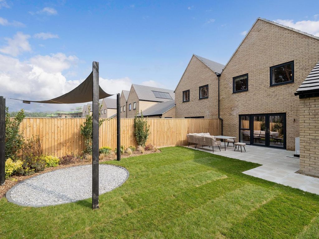 Additional image 10 of 3 bed semi-detached house for sale1 Bream Way, Wokingham RG40