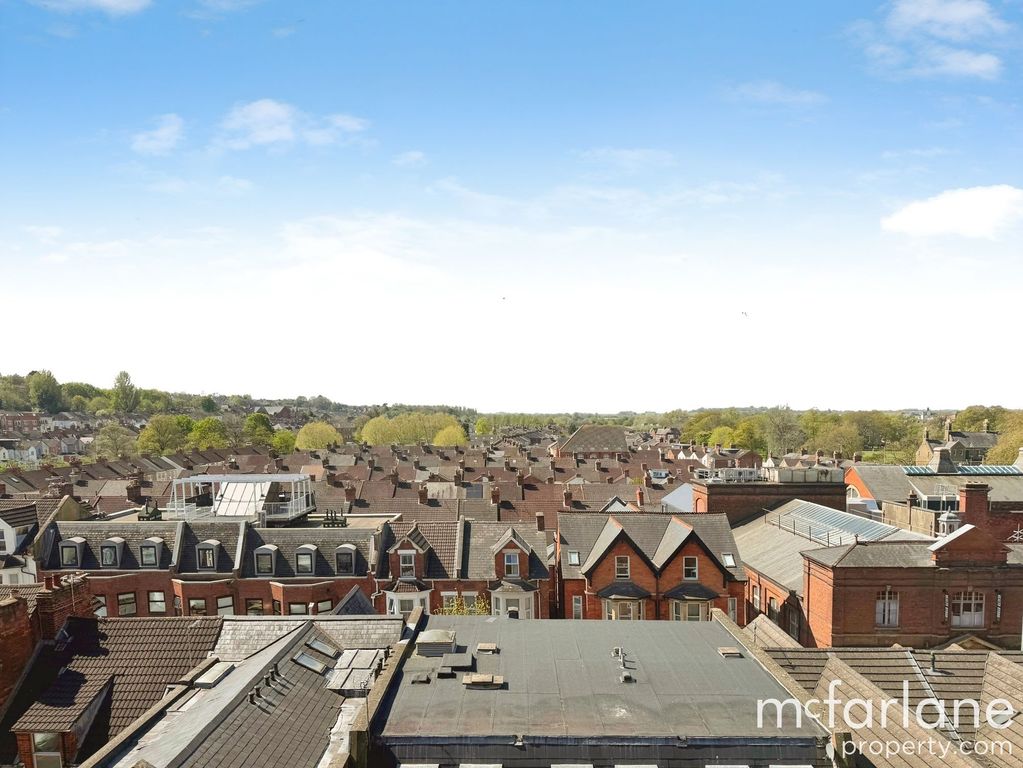 Additional image 4 of 2 bed flat for saleFarnsby Street, Swindon SN1