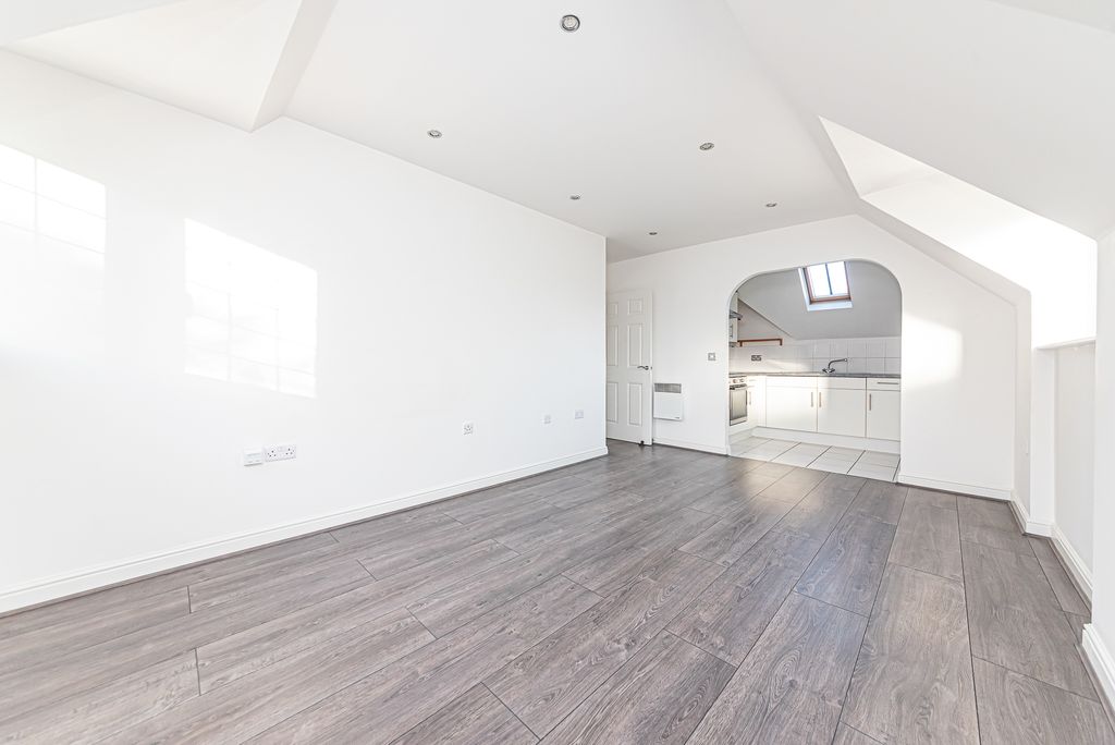 Additional image 7 of 2 bed flat for saleLondon Road, Ascot SL5