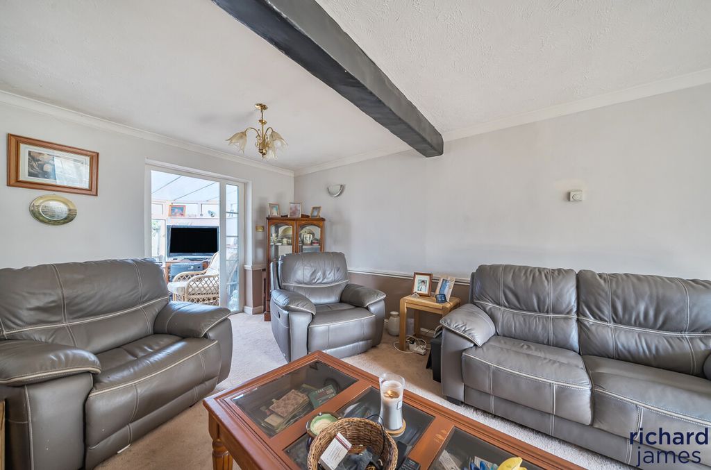 2 bed detached house for saleDevon Road, Rodbourne Cheney, Swindon SN2 photo 2