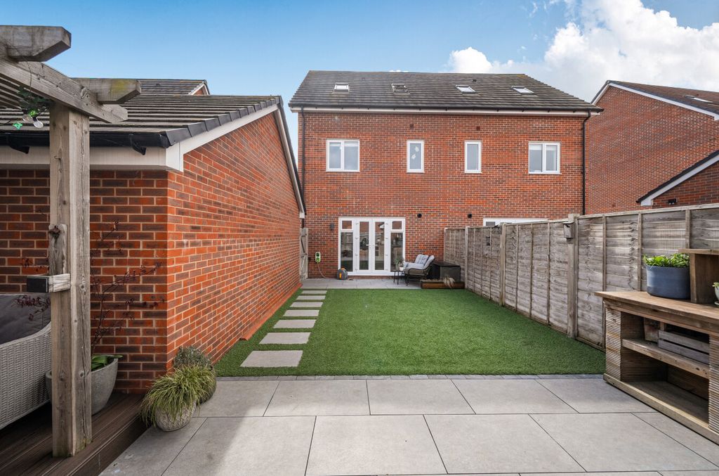Additional image 21 of 3 bed semi-detached house for saleHunstanton Drive, Binfield, Bracknell, Berkshire RG42