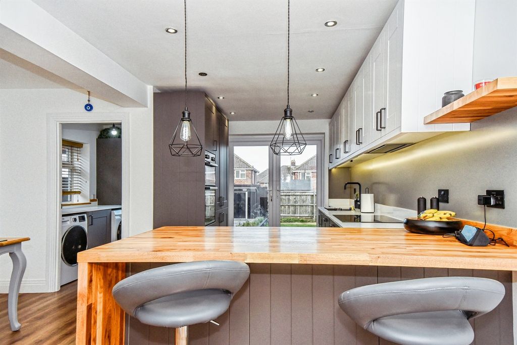 Additional image 7 of 3 bed semi-detached bungalow for saleBanbury Close, Swindon SN3