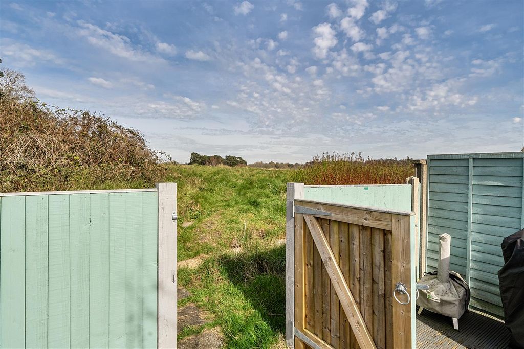 Additional image 23 of 4 bed semi-detached house for saleSouth Meadow, Crowthorne, Berkshire RG45