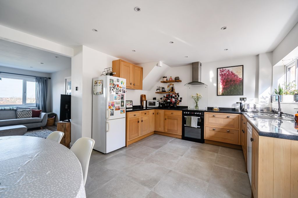 Additional image 3 of 3 bed semi-detached house for saleValleyside, Kingshill, Swindon SN1