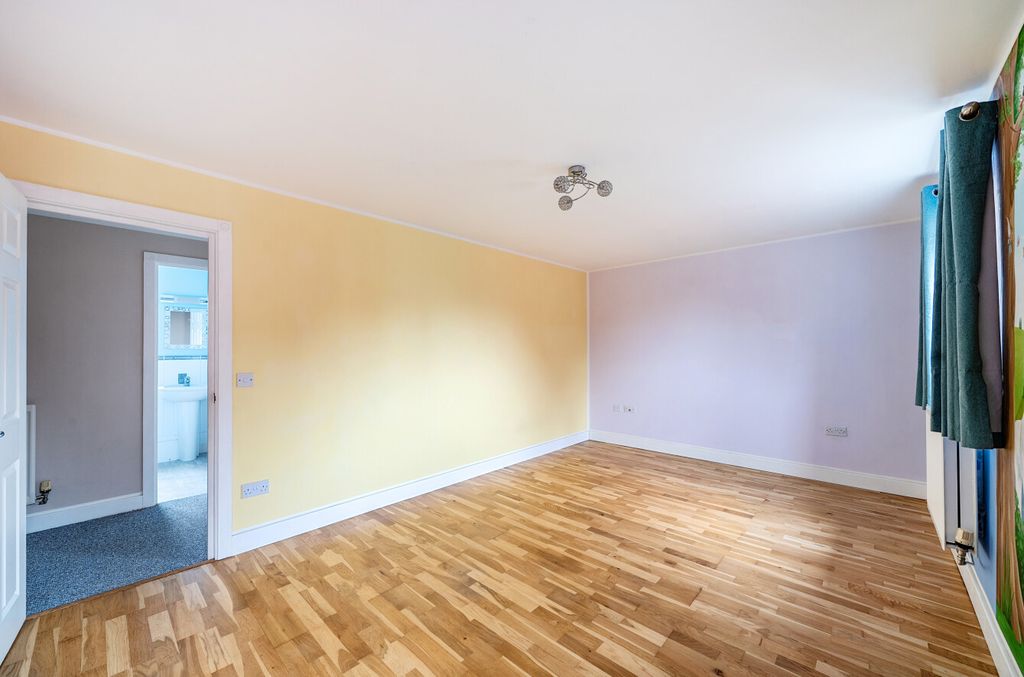 Additional image 17 of 5 bed terraced house for saleZakopane Road, Swindon, Wiltshire SN25