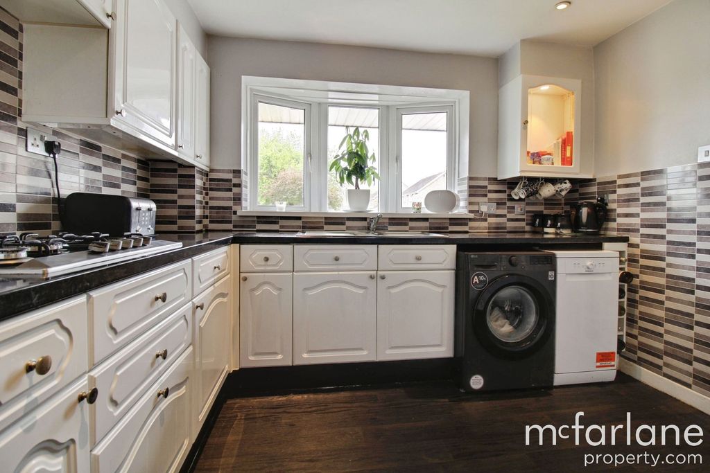 Additional image 6 of 4 bed semi-detached house for saleCovingham Drive, Swindon SN3