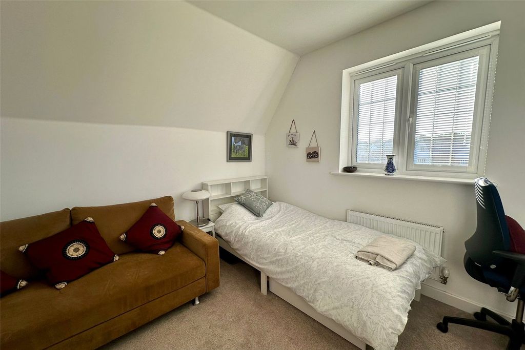 Additional image 9 of 4 bed detached house for saleSt. Georges Park, Binfield, Bracknell, Berkshire RG42
