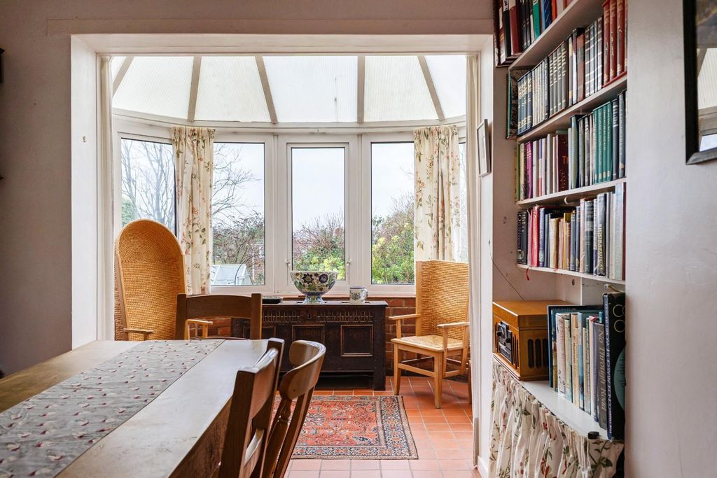 Additional image 8 of 4 bed property for saleAssisi Road, Salisbury SP1