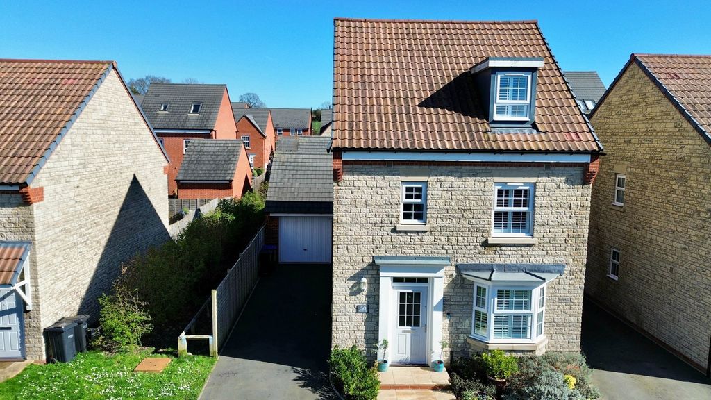 4 bed detached house for saleWeston Close, Calne SN11