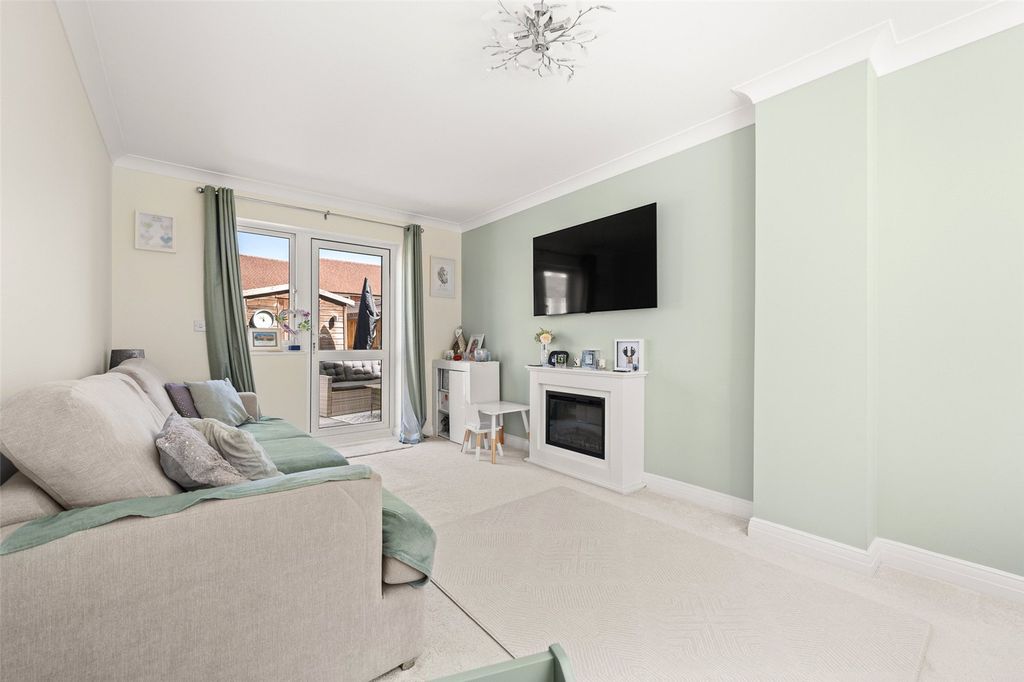 3 bed detached house for salePartridge Close, Bracknell, Berkshire RG12