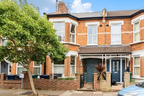 Derby Avenue, London N12